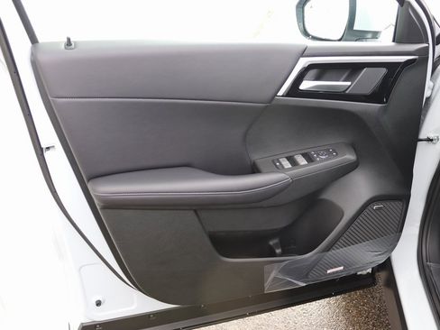 New 2025 Mitsubishi Outlander SE image 24