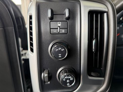Used 2019 GMC Sierra 2500 SLT w/ Duramax Plus Package AWD/4WD image 19