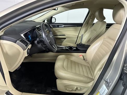 Used 2015 Ford Fusion SE w/ Equipment Group 202A image 11