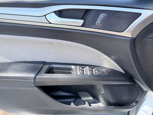 Used 2018 Ford Fusion S FWD image 17