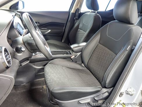 Used 2022 Nissan Kicks SV FWD image 9