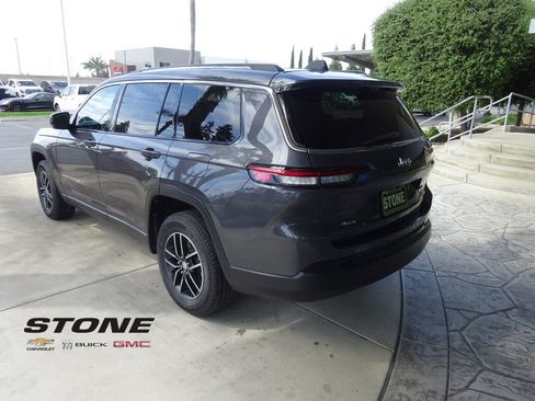 Used 2023 Jeep Grand Cherokee L Limited w/ Luxury Tech Group II image 6