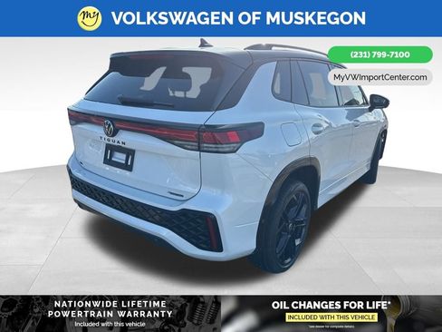 New 2026 Volkswagen Tiguan SE R-Line image 7