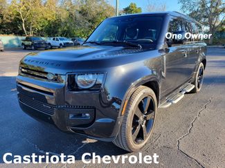 Used 2023 Land Rover Defender 130 X-Dynamic SE video 1