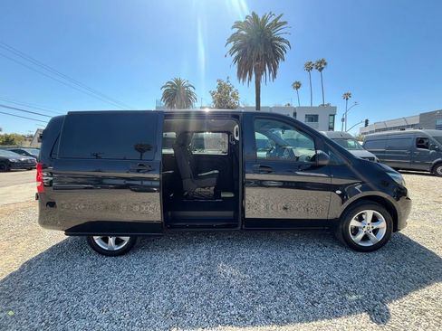 Used 2019 Mercedes-Benz Metris Passenger image 5