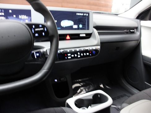 Used 2024 Hyundai Ioniq 5 SEL image 26