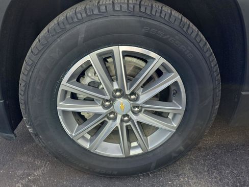 Used 2023 Chevrolet Traverse LT image 25