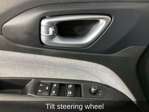 Certified 2023 Jeep Compass Sport image 18