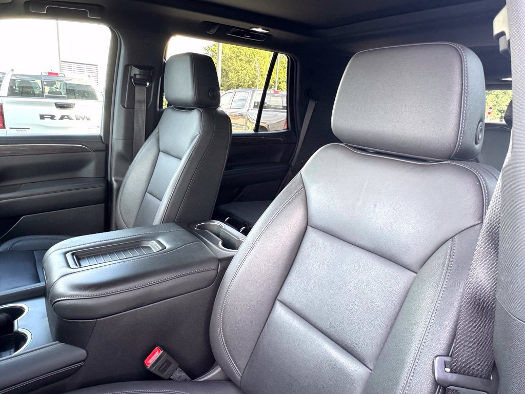 Used 2024 Chevrolet Tahoe Z71 w/ Luxury Package AWD/4WD image 16