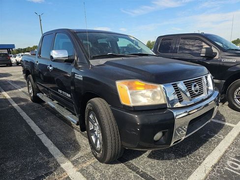 Used 2012 Nissan Titan SV w/ SV Value Truck Pkg RWD image 3