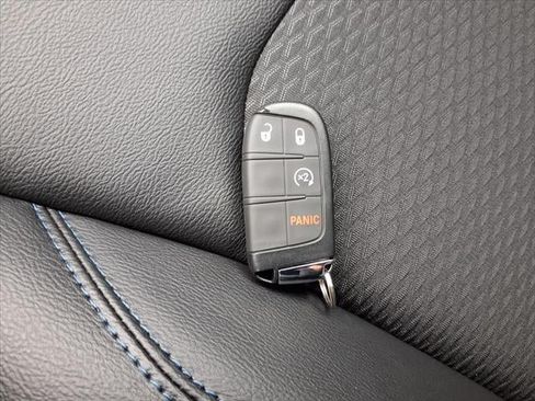 New 2026 Jeep Compass Latitude AWD/4WD image 39