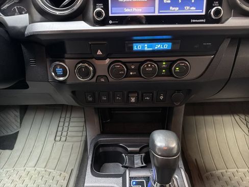 Used 2021 Toyota Tacoma TRD Off-Road w/ Technology Package AWD/4WD image 19