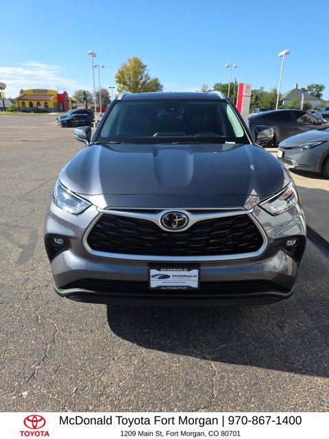 Used 2023 Toyota Highlander XLE AWD/4WD image 8
