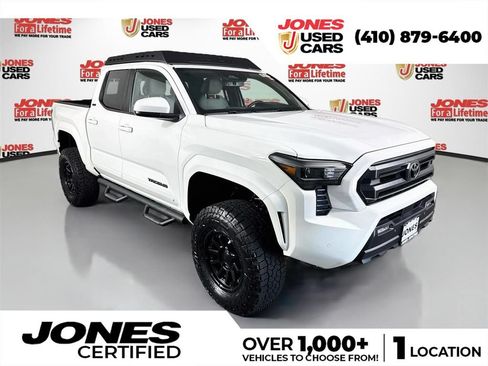 Used 2024 Toyota Tacoma SR5 AWD/4WD image 1