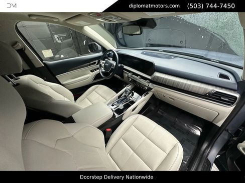 Used 2023 Kia Telluride EX w/ EX Captain's Chair Package image 18