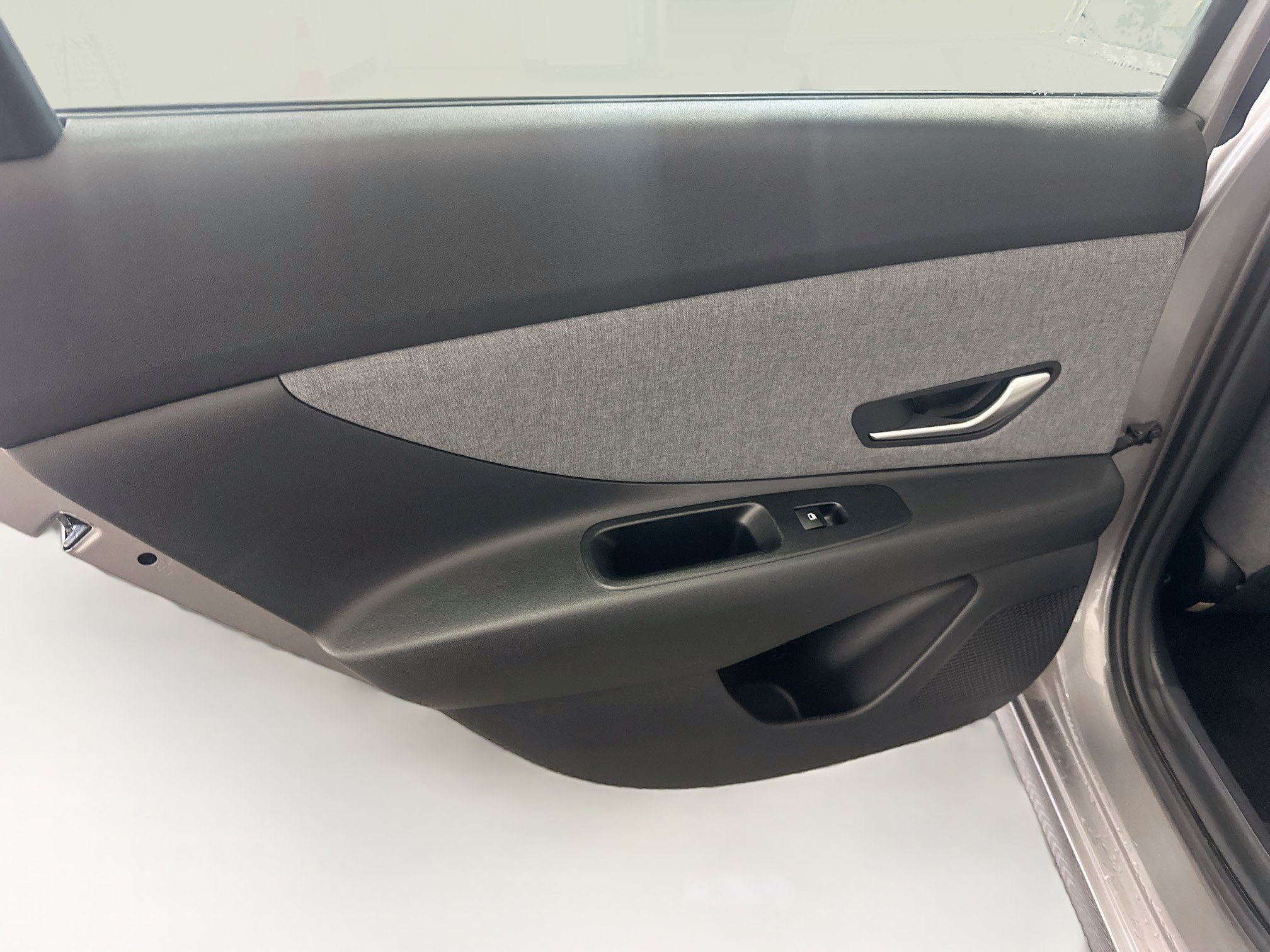 Used 2024 Hyundai Elantra Limited FWD image 28