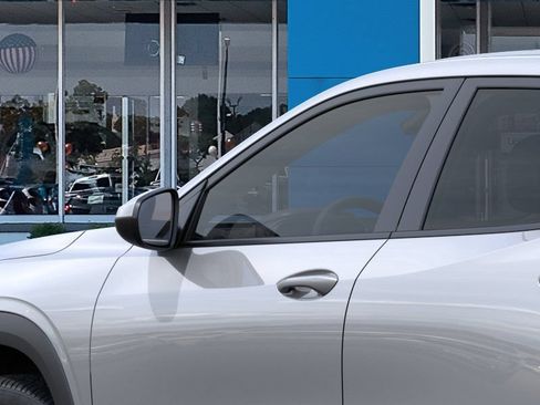 New 2026 Chevrolet Trax LS w/ LS Convenience Package FWD image 12