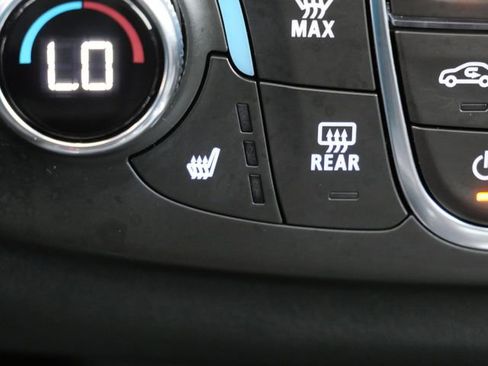 Used 2023 Chevrolet Traverse LT w/ LT Premium Package AWD/4WD image 25