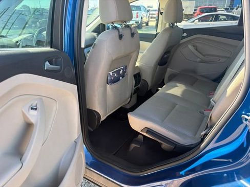 Used 2017 Ford Escape SE w/ Equipment Group 201A FWD image 7