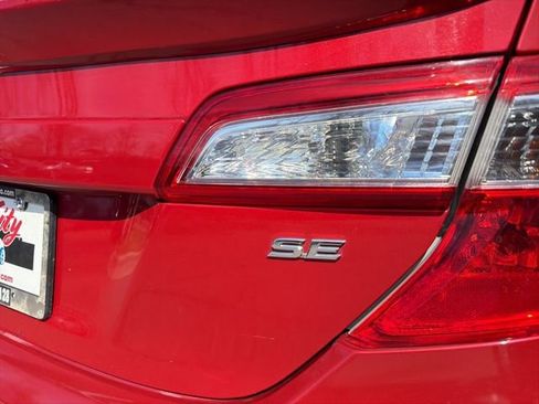 Used 2014 Toyota Camry SE FWD image 7