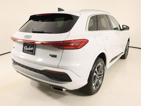 Used 2025 Audi Q5 Premium Plus w/ Premium Plus image 5