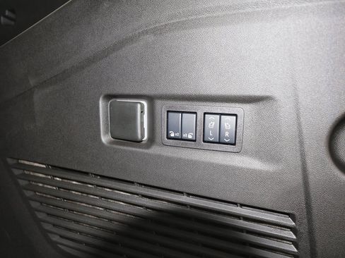 New 2026 GMC Yukon XL Denali w/ Denali Reserve Package image 8