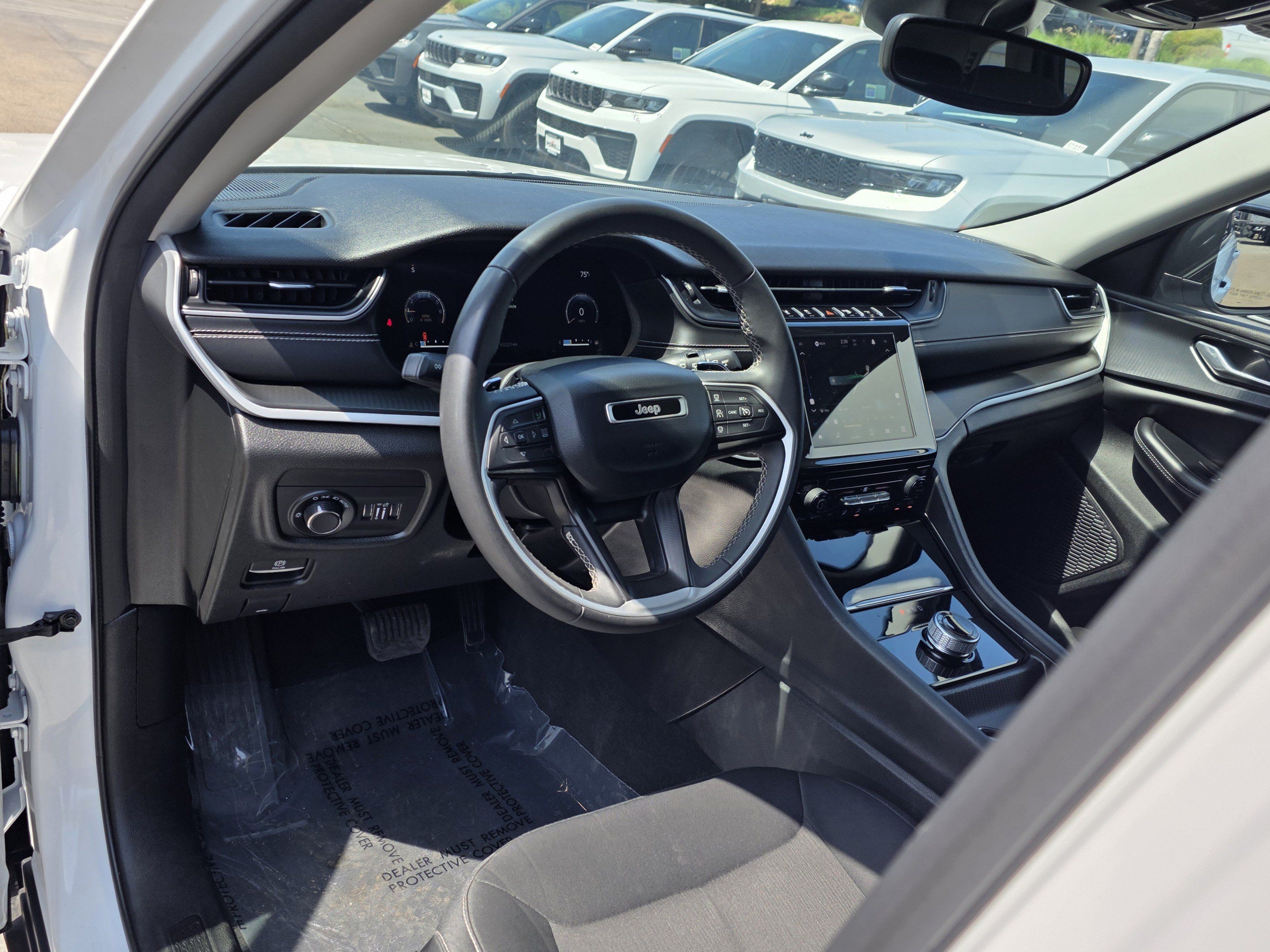 Certified 2024 Jeep Grand Cherokee Laredo RWD image 11