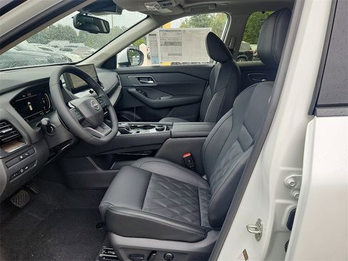 New 2026 Nissan Rogue Platinum w/ Platinum Premium Package image 6