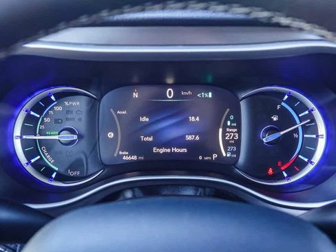 Certified 2024 Chrysler Pacifica Select image 23