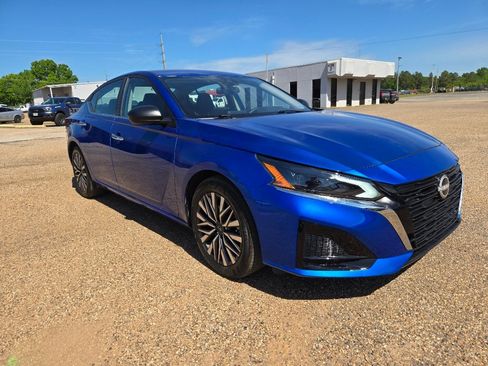 Used 2025 Nissan Altima 2.5 SV image 7