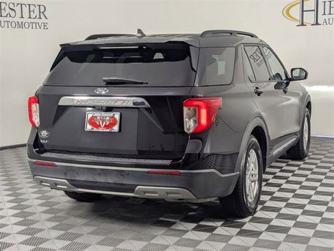 Used 2021 Ford Explorer XLT w/ Equipment Group 202A image 7