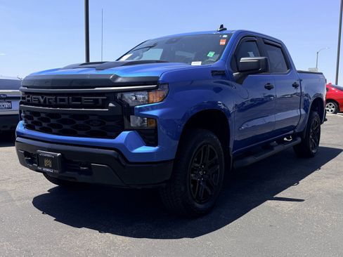 Used 2024 Chevrolet Silverado 1500 Custom Trail Boss w/ Turbomax Blackout Package AWD/4WD image 3