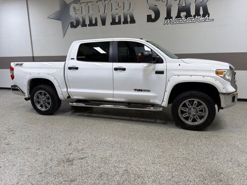 Used 2016 Toyota Tundra SR5 w/ SR5 Upgrade Package image 32