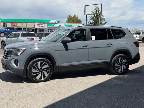 Used 2025 Volkswagen Atlas SEL AWD/4WD image 9