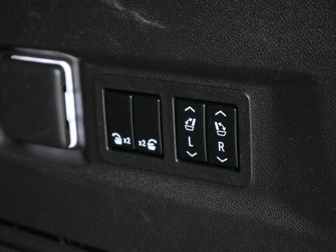 Used 2021 Chevrolet Tahoe Z71 image 27