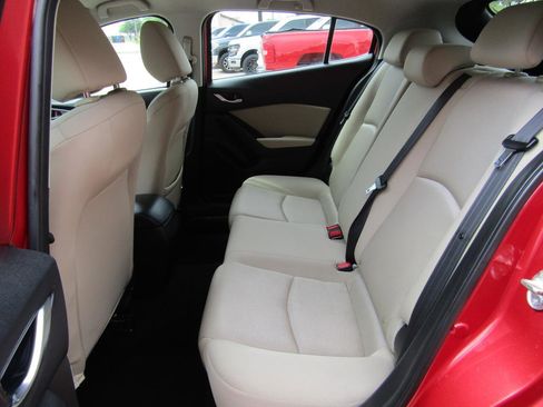 Used 2018 MAZDA MAZDA3 Sport image 9