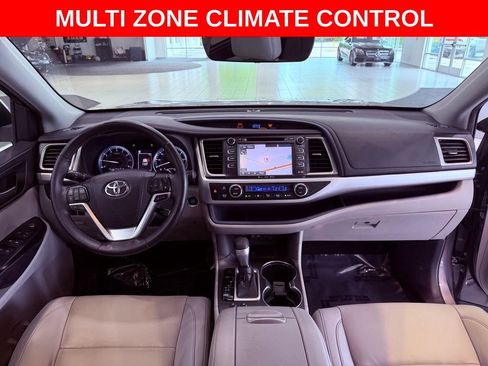 Used 2019 Toyota Highlander XLE FWD image 10