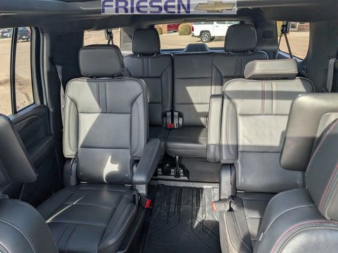 Used 2022 Chevrolet Suburban RST w/ Luxury Package image 25