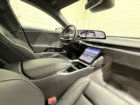 Used 2024 Lucid Air Touring AWD/4WD image 45
