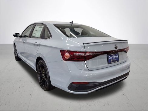 New 2026 Volkswagen Jetta SE image 10