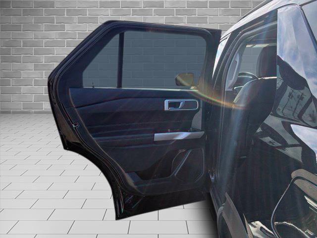 Certified 2023 Ford Explorer XLT w/ Equipment Group 202A AWD/4WD image 16