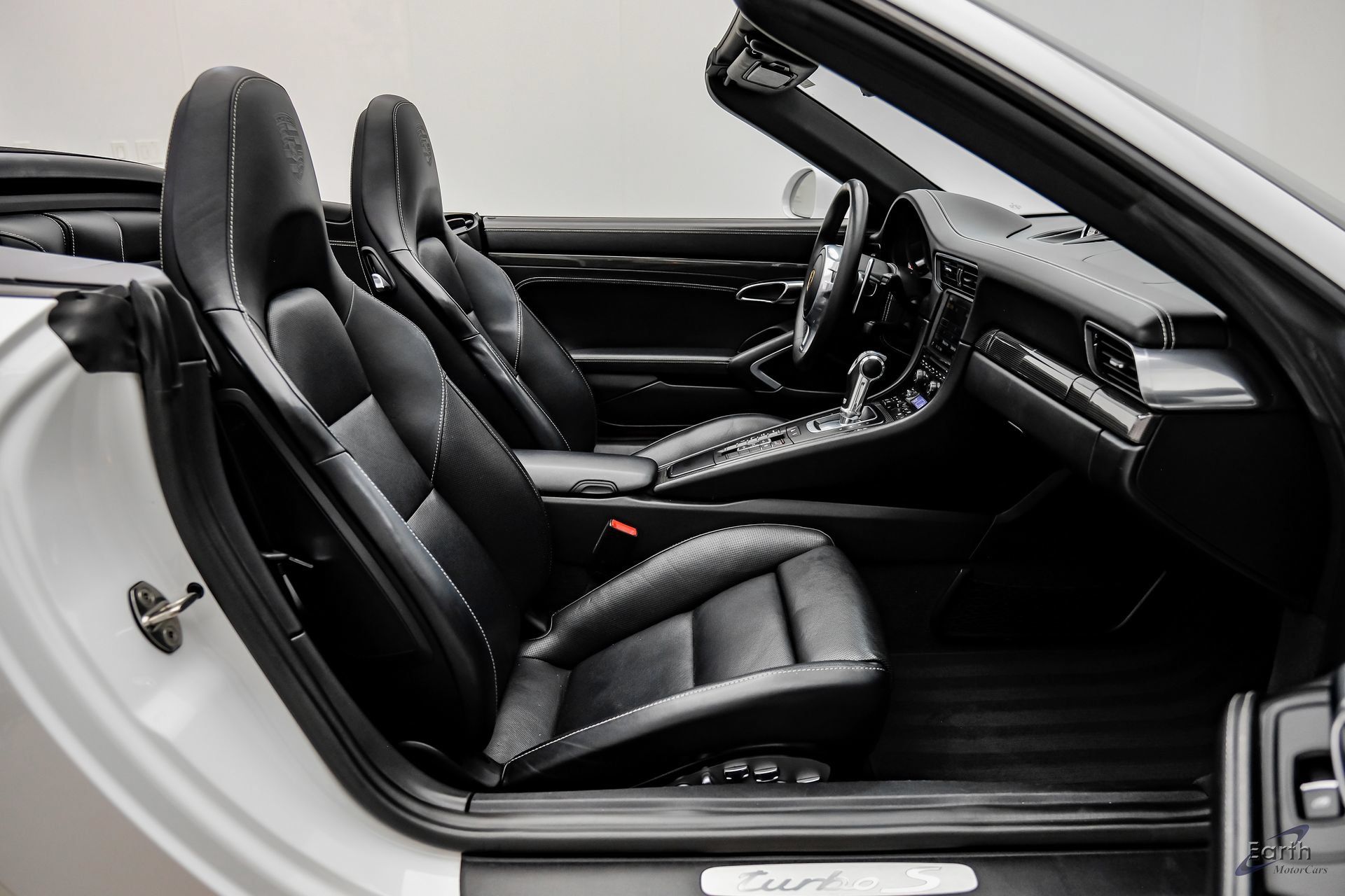 Used 2016 Porsche 911 Turbo S AWD/4WD image 53