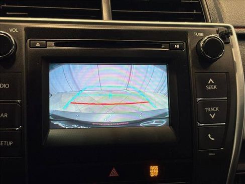 Used 2017 Toyota Camry SE image 15