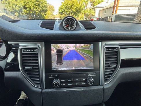 Used 2018 Porsche Macan Sport Edition image 42