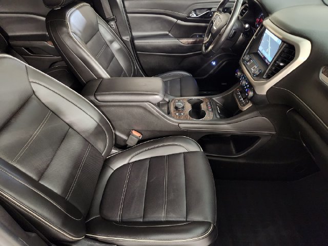 Used 2021 GMC Acadia Denali w/ Denali Technology Package FWD image 3