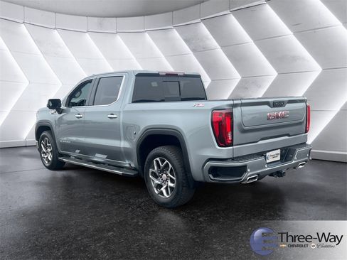 Used 2024 GMC Sierra 1500 SLT w/ SLT Premium Plus Package image 3