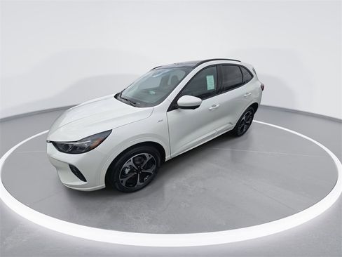 New 2025 Ford Escape ST-Line Elite w/ Premium Technology Package image 4