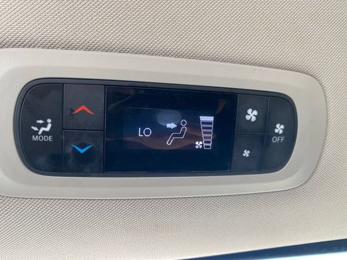 Used 2023 Chrysler Voyager LX FWD image 29