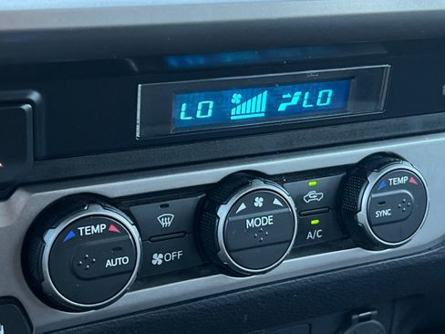 Certified 2023 Toyota Tacoma SR5 AWD/4WD image 19