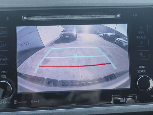 Used 2017 Toyota Tacoma TRD Sport image 25